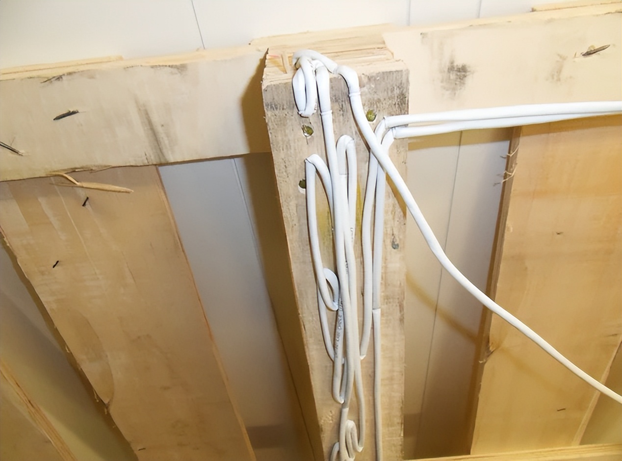 家里做网络，怎么走网线才能保证传输效率？