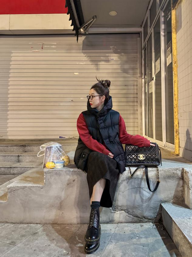 羽绒服里面穿什么内搭,2022欧美羽绒服最火爆款洋气内搭