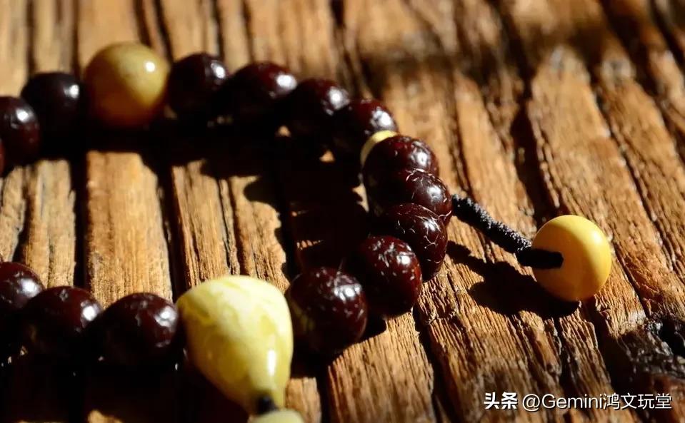 星月菩提和翡翠手串哪个好,星月菩提和菩提根哪个容易盘