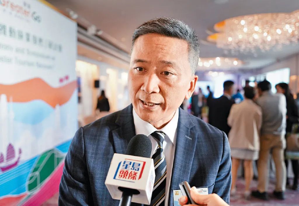 新型*局骗**！港男报旅游团，被女职员车轮战2小时，差点没了30万