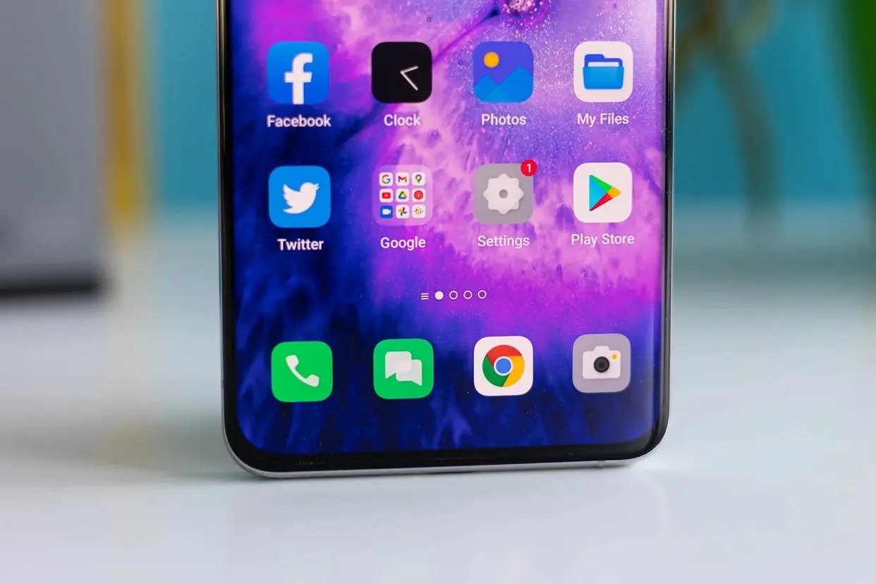 8gb+256gb版售价3399元,12+256gb曲面屏旗舰机