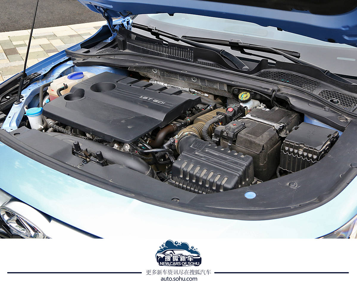 奇瑞艾瑞泽8对比长安uni-v,奇瑞艾瑞泽82.0t试驾