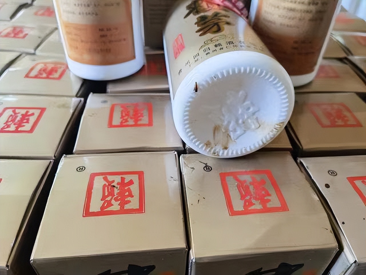 赖茅酒多少钱一箱100瓶,蓝瓶赖茅酒1斤装多少钱一瓶