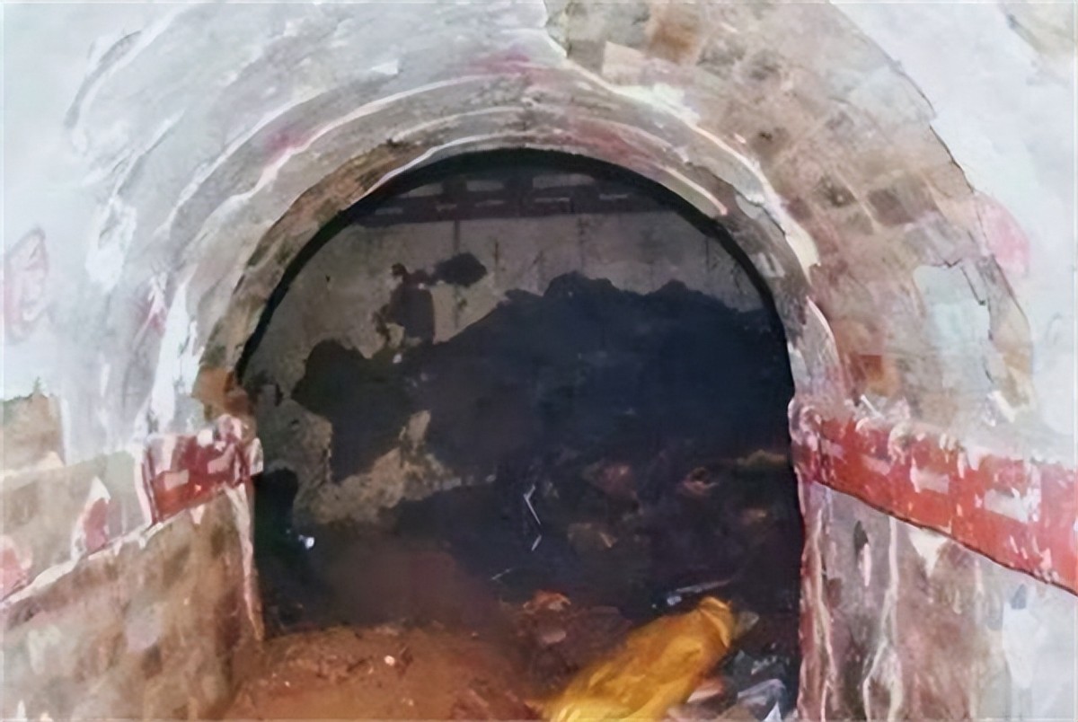 陕西考古发现古墓千年女尸,古墓挖出27吨国宝
