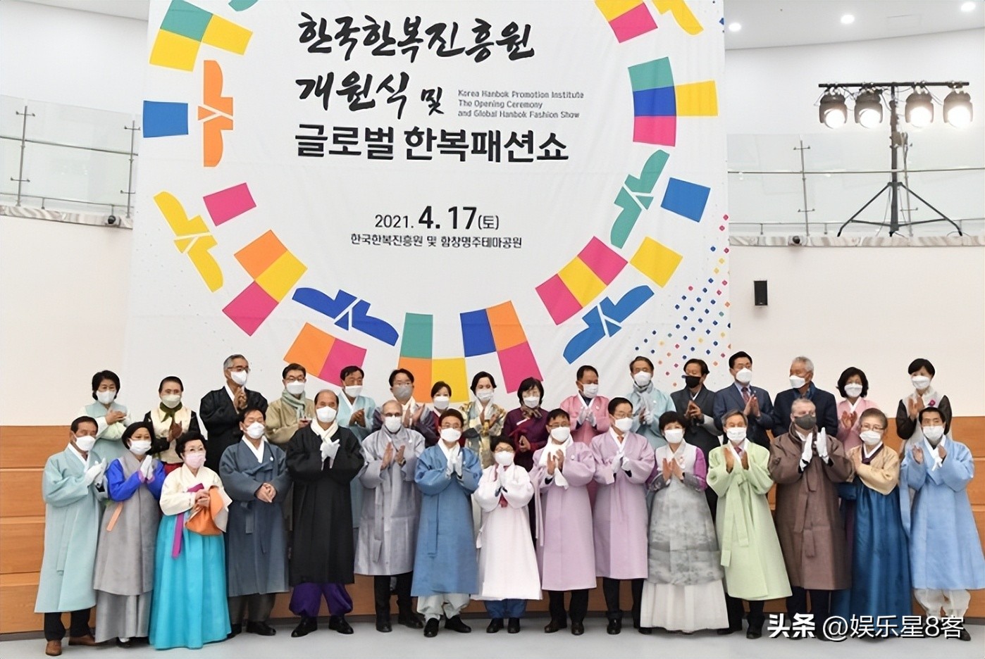 “改良韩服”这盘棋有多大？BTS、BLACKPINK带货，韩国财团力挺