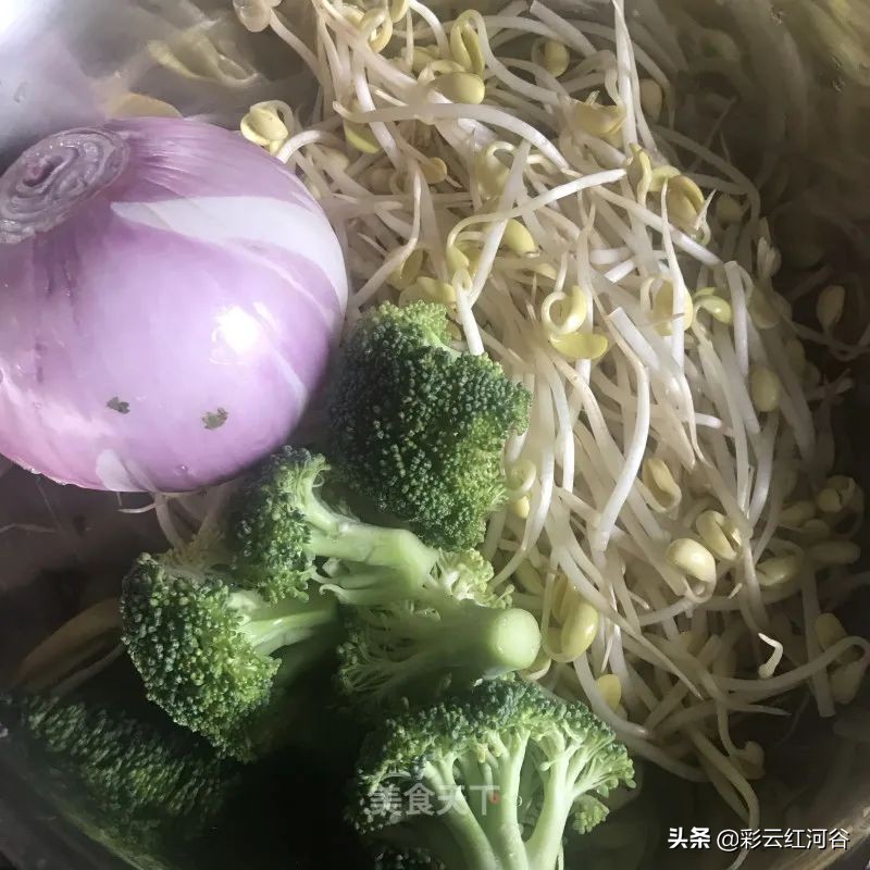 水煮肉片下饭神器视频,简单下饭的菜谱水煮肉片
