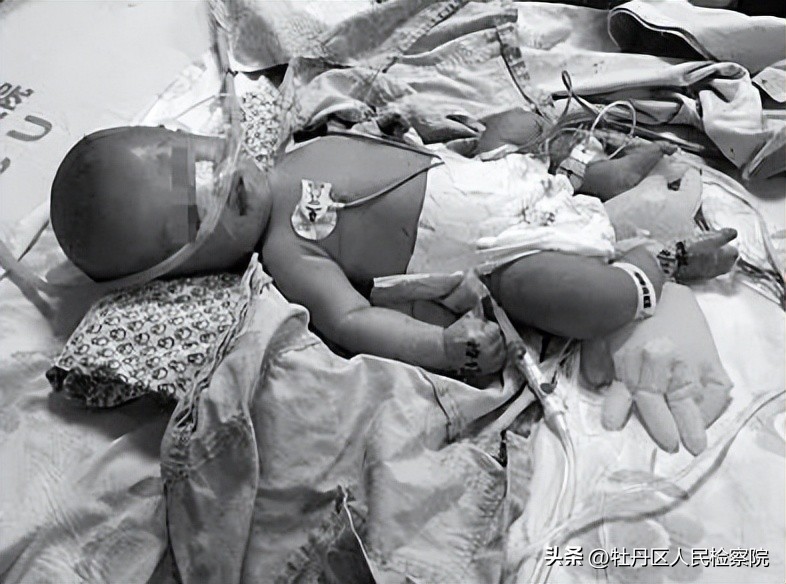 两个月孩子被父亲打残,只因孩子哭闹母亲便痛下杀手