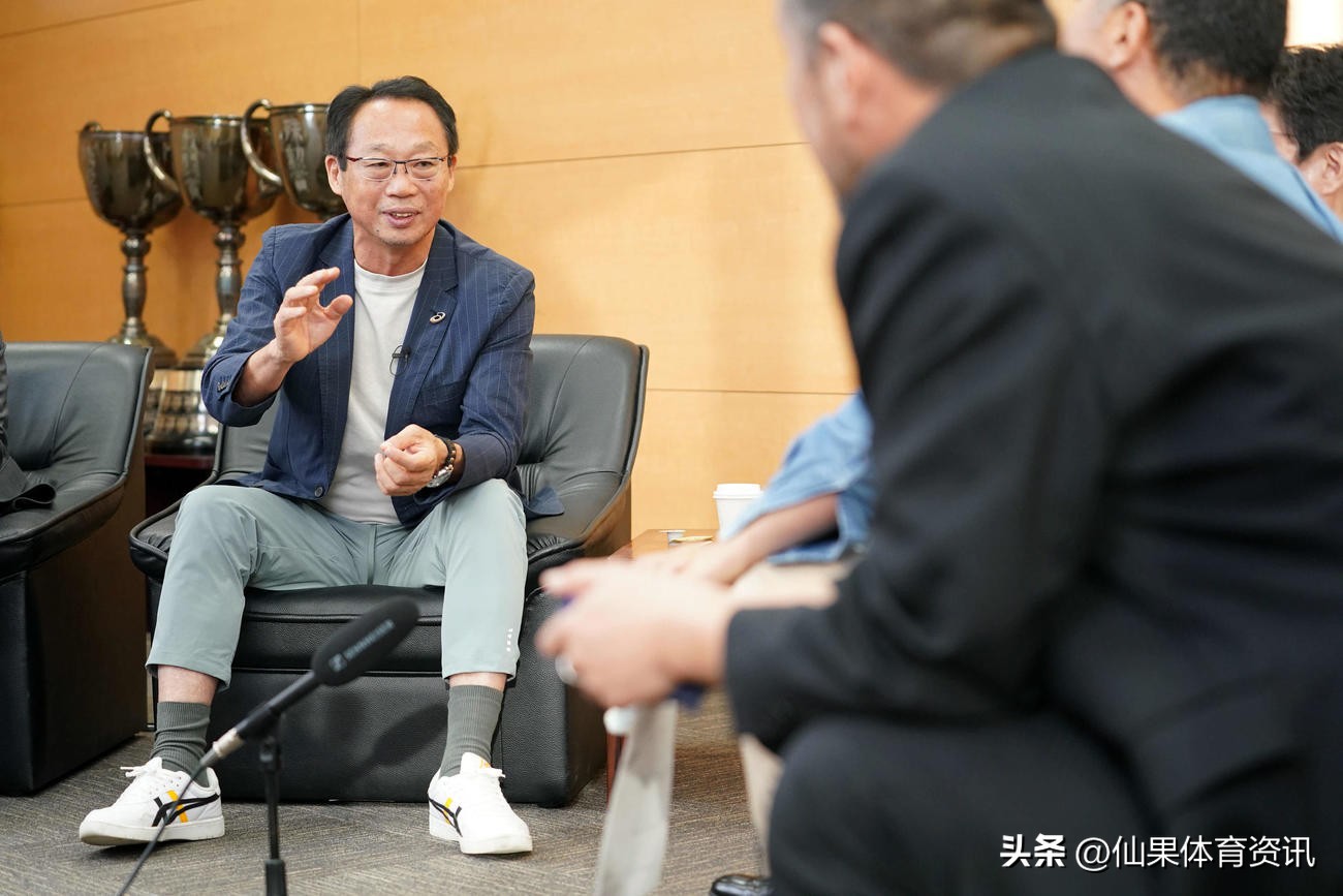 冈田武史执教日本队,宋卫平和冈田武史