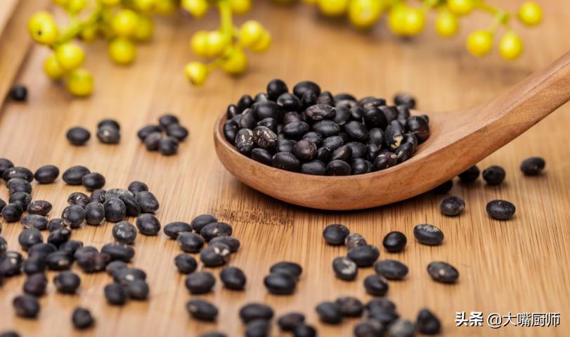 90岁老人醋泡黑豆的正确做法,东北阿姨醋泡黑豆的正确做法