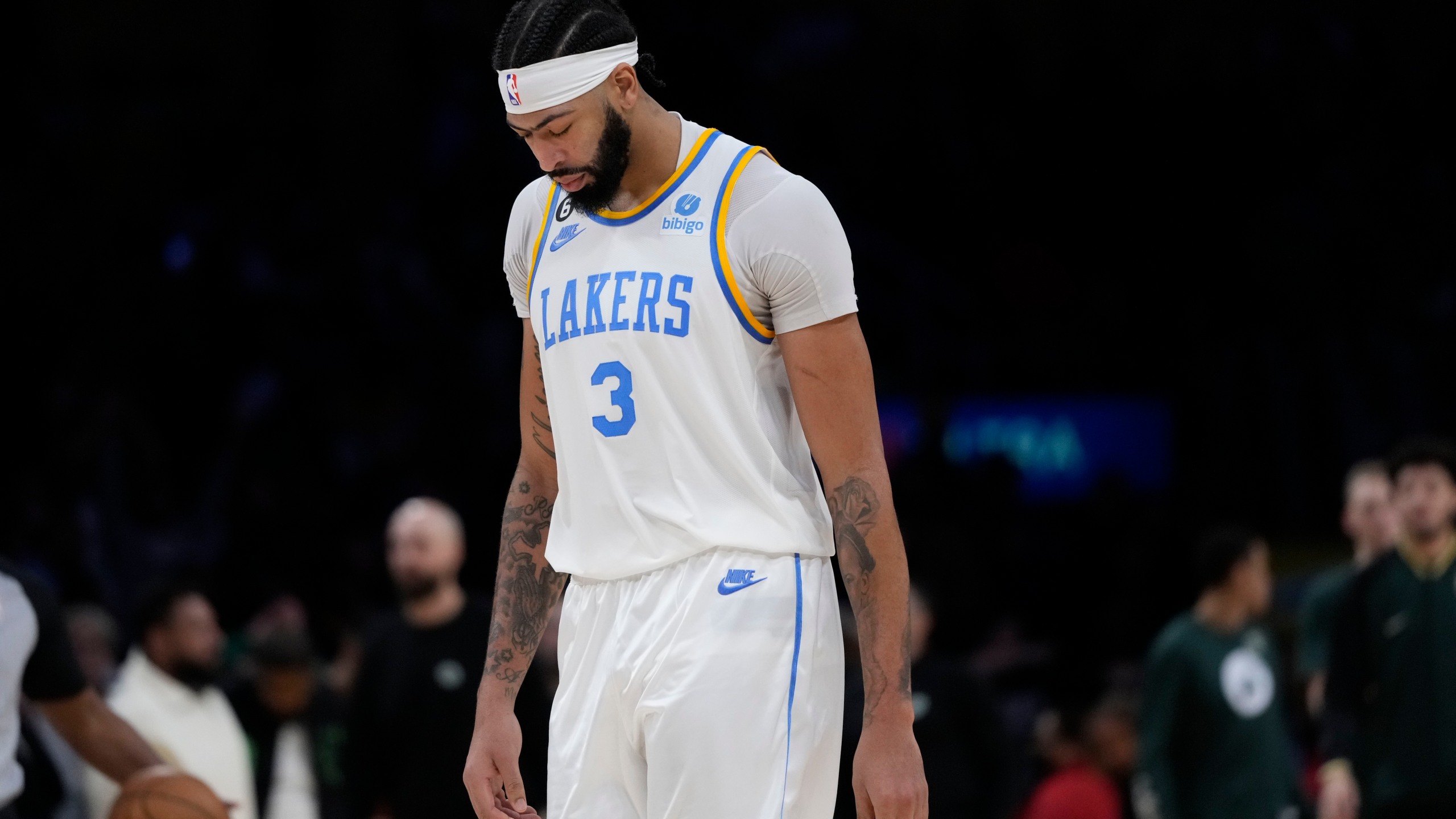 肥强：湖人能否从悲叹和绝望中，产生挑战的欲望？