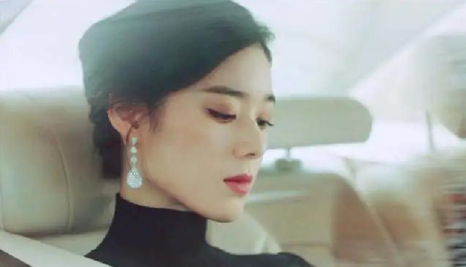 关之琳将拍卖私藏珠宝做慈善,关之琳拍卖51件私人珠宝真假