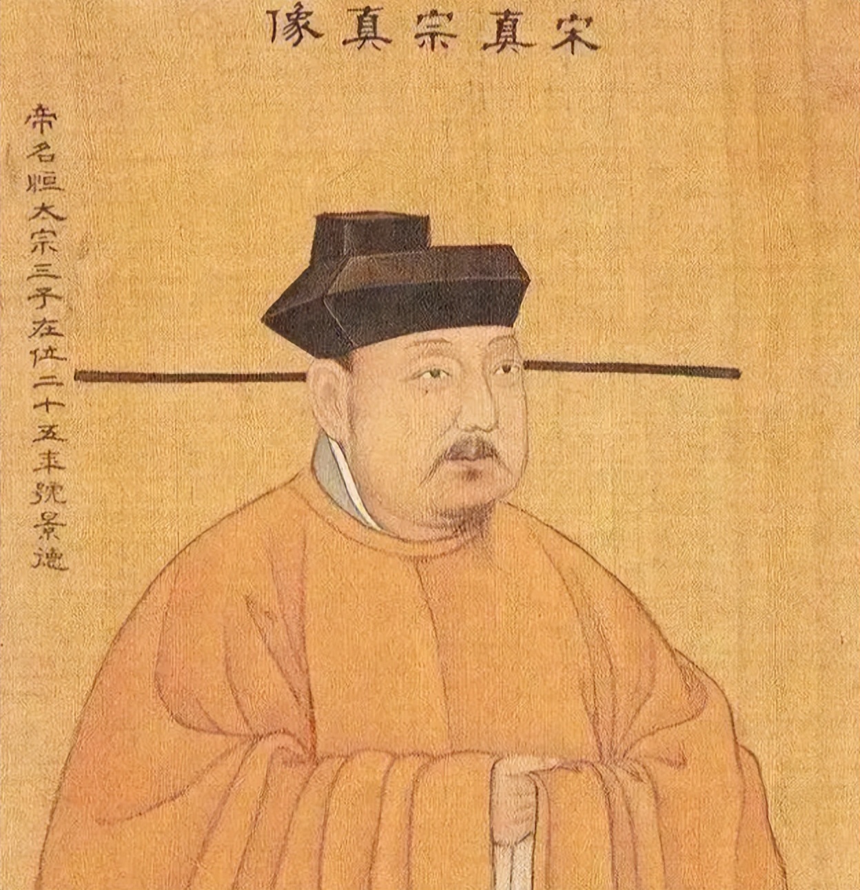 男子地摊卖破书竟卖2600万 (男子地摊卖书最后拍出天价)