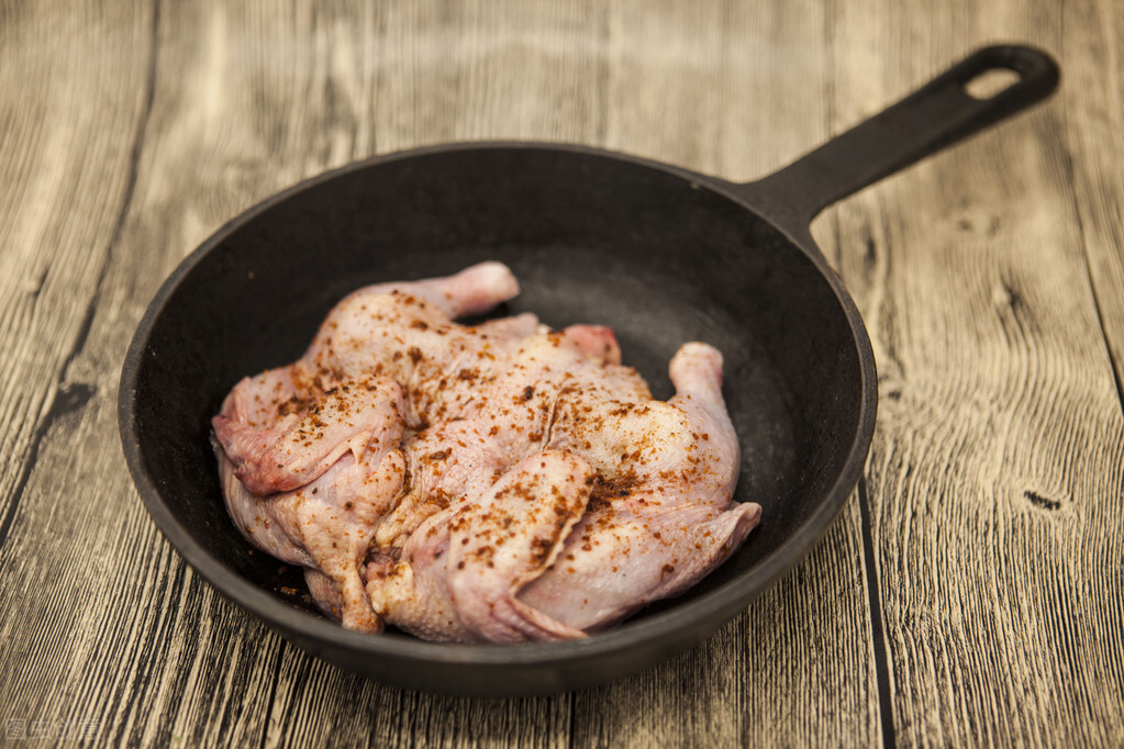 炒菜锅不要铁锅,炒菜锅怎么选铁锅不锈钢锅不粘锅