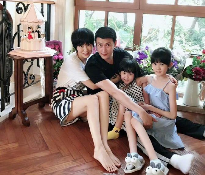 陆毅女儿贝儿鲍蕾,贝儿陆毅鲍蕾腿长