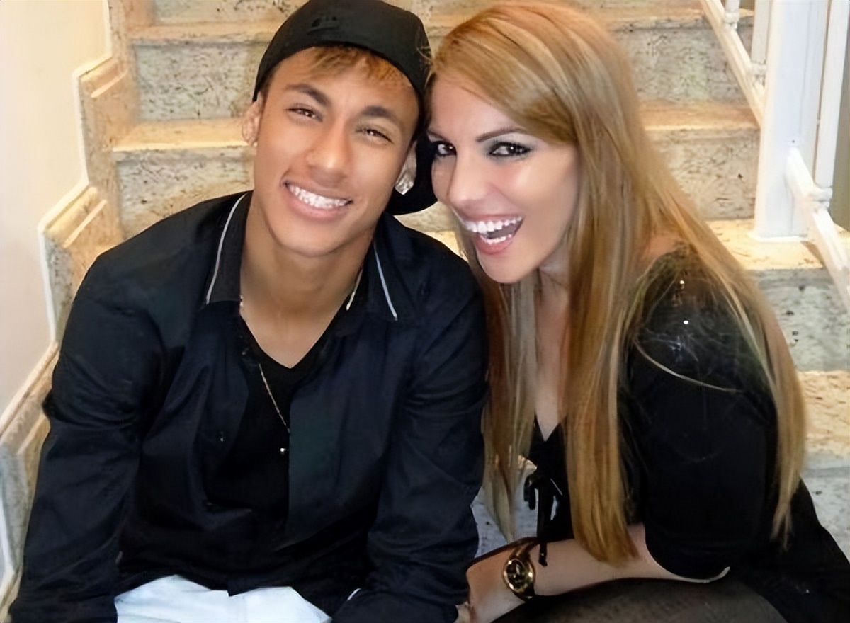 内马尔11岁儿子,内马尔9岁儿子