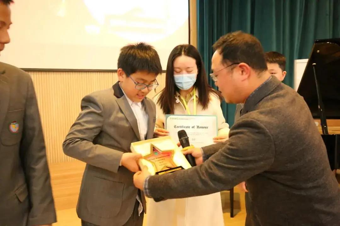 步履铿锵，行稳致远！青苗的2021年，精彩动人