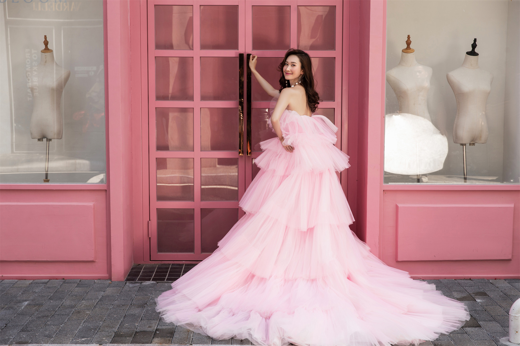 深圳旅拍婚纱照哪家好？如何挑选适合自己的深圳婚纱摄影机构呢？