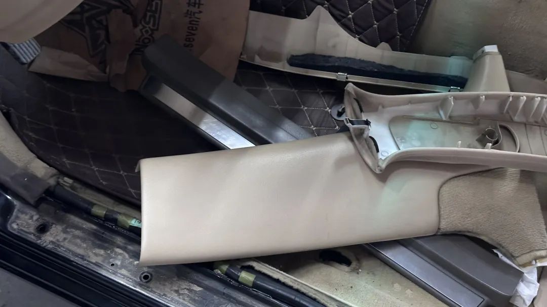 大哥12万买2005年售价100万的凌志LS430，含泪又花10万翻新才能开