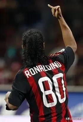 巴洛特利为什么穿45号,巴洛特利彩虹过人