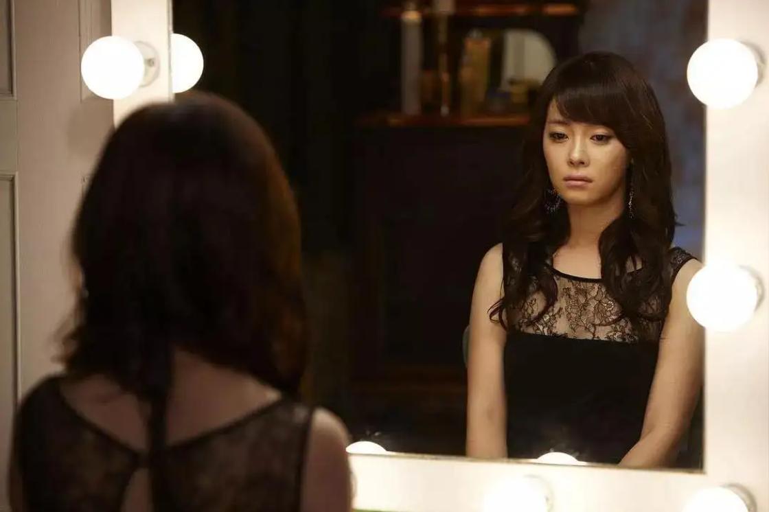 韩国张紫妍案：女星自杀遗书劲爆，总统下令彻查，为何草草结案？