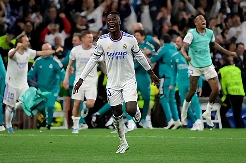 利物浦有意芒特,每日足球转会