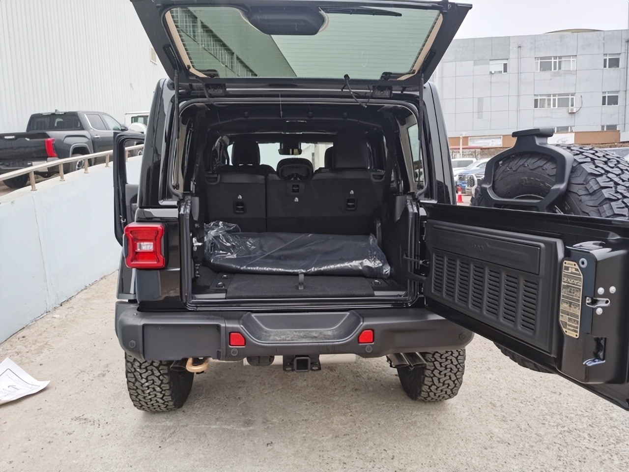 23款JEEP牧马人392大脚包现车140多万购车送好礼