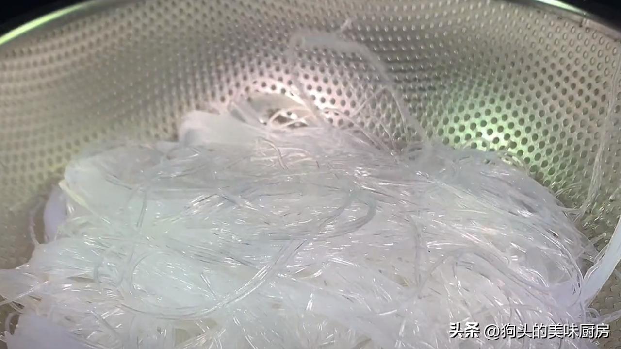 五花肉粉丝炖白菜怎么做好吃 (粉丝炖白菜豆腐的做法)