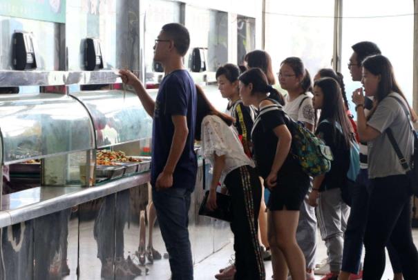 高校不允许点外卖违法吗,大学因为点外卖被扣学分怎么办