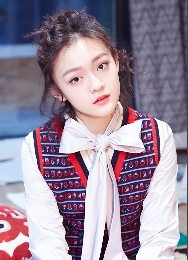 国民妹妹张子枫演技备受大众认可,演技派四小花旦张子枫