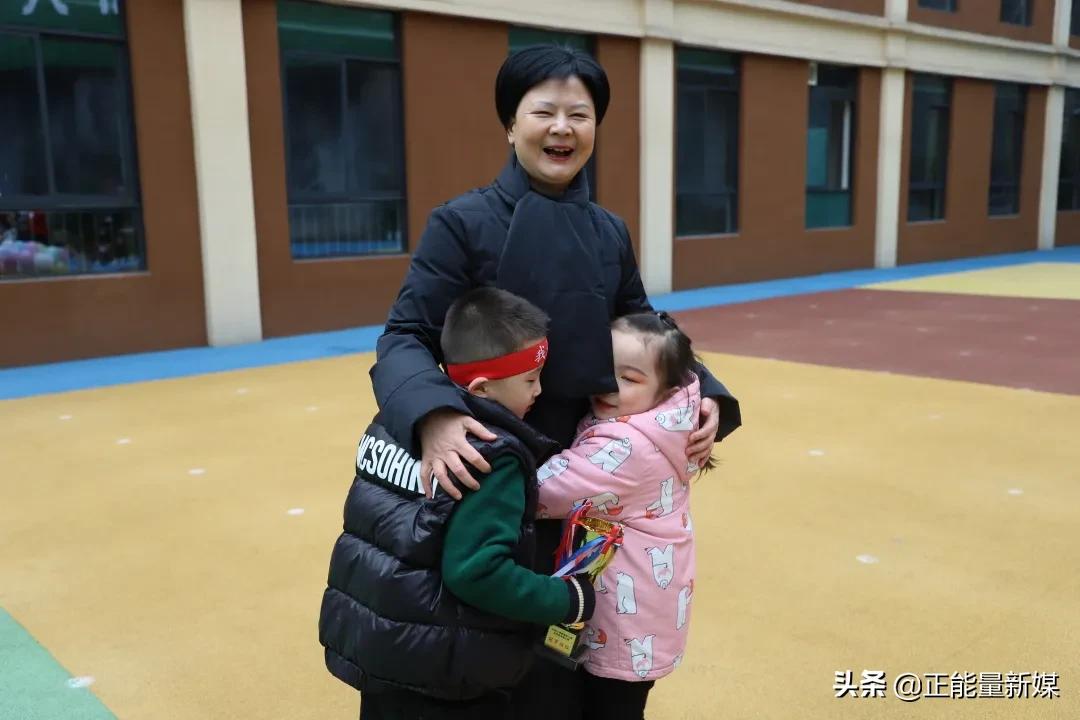 巴中正能量头条巴州区四小津桥湖幼儿园开展花样篮球操展示活动