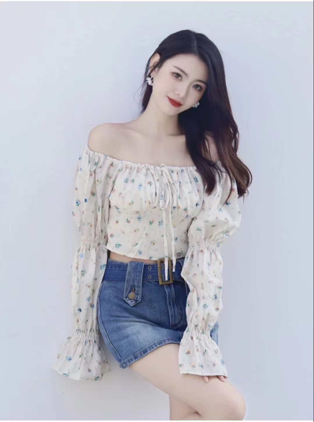 冬季包臀牛仔短裙搭配什么上衣,牛仔短裙配什么上衣比较好看女