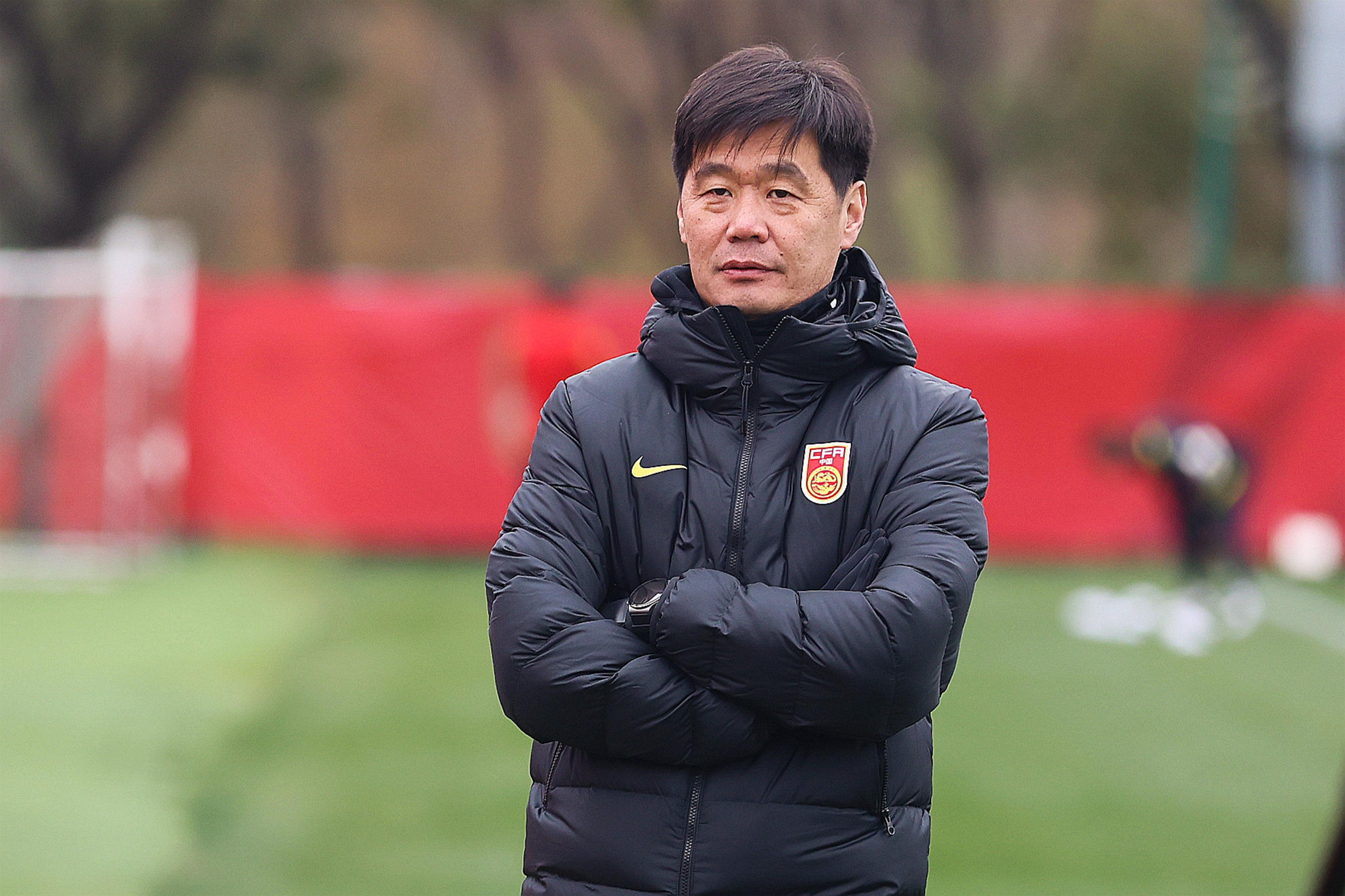 青岛足球教练李霄鹏,李霄鹏鲁能换帅视频