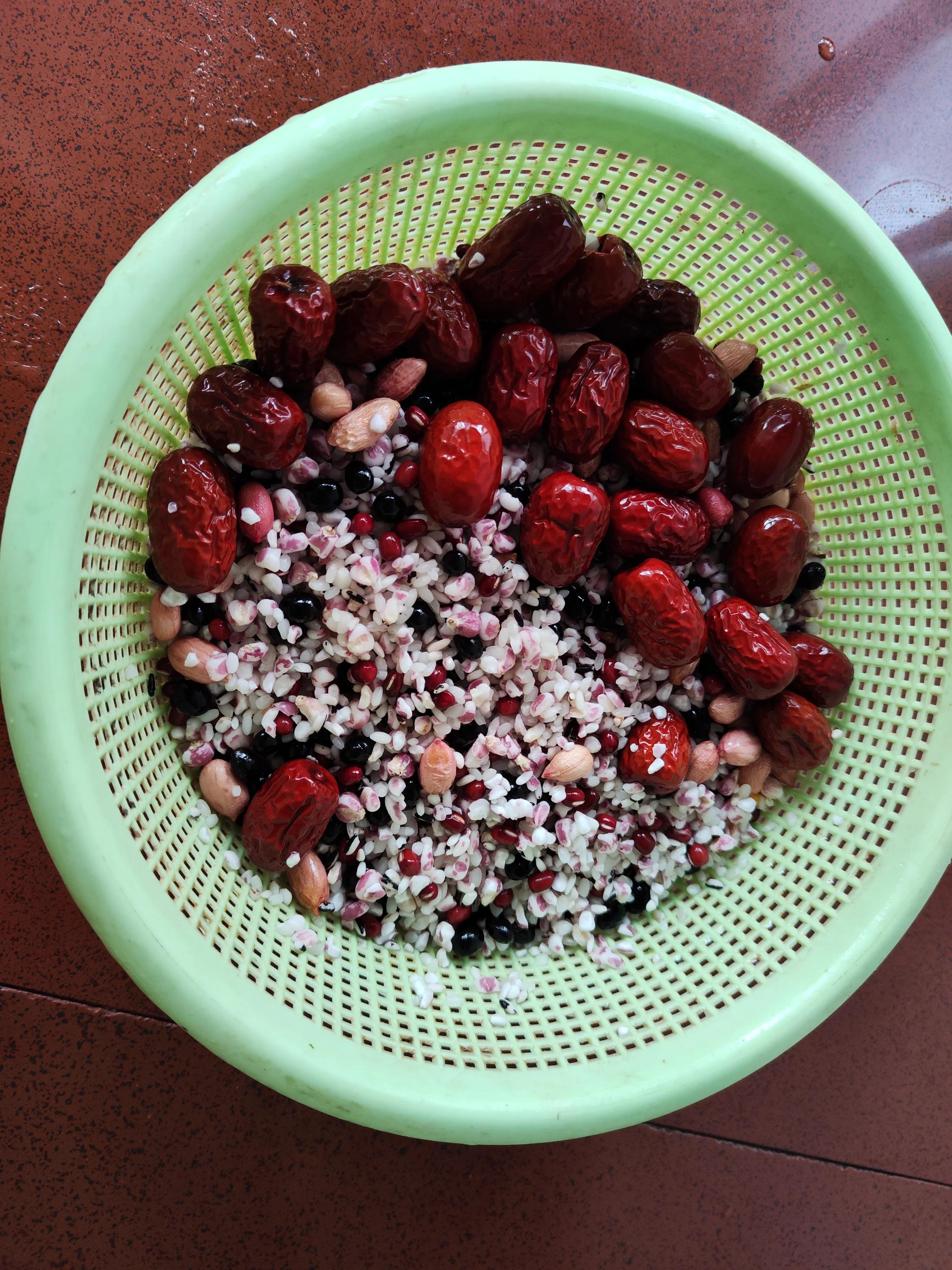 自制八宝粥的家常做法,自制养胃八宝粥