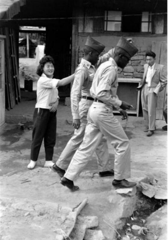 韩国色情业为何如此猖獗？100多万女性受害，打黄18年越打越黄？