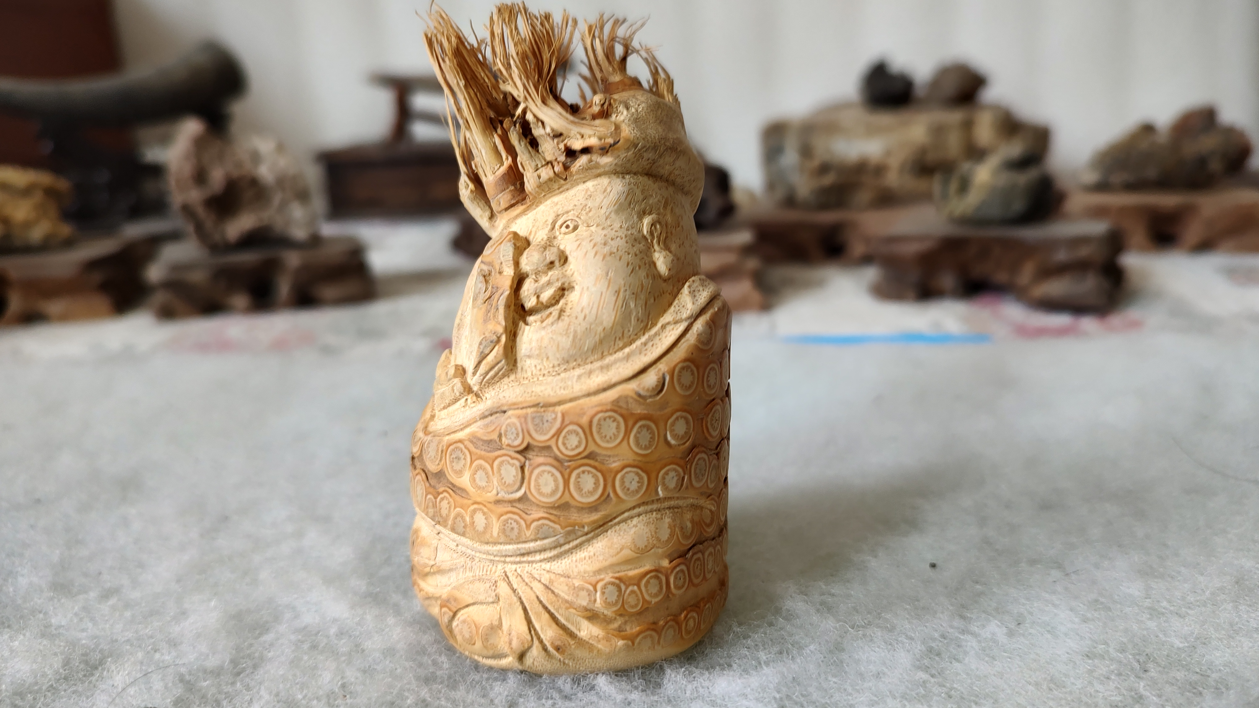 风氏文玩收藏馆：我的第一个竹根雕炸毛哥