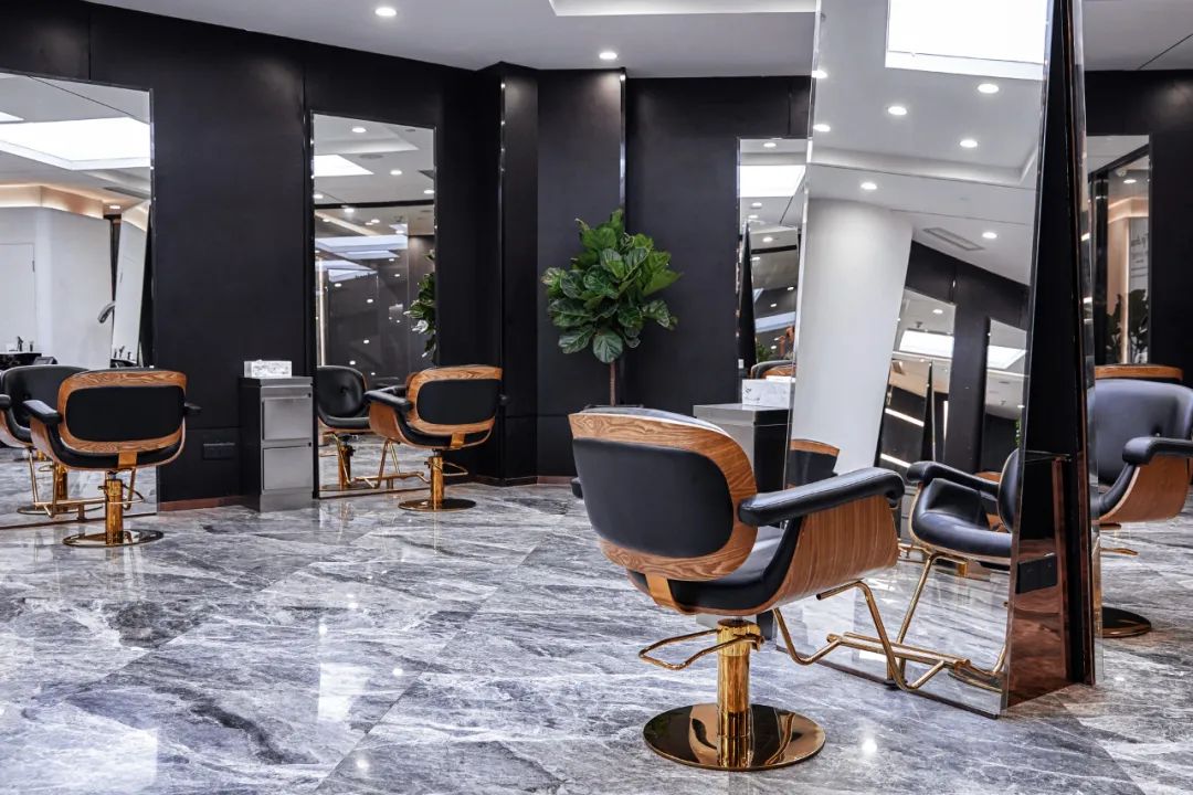 美发办卡跑路,美发店10元快剪模式怎么运作的