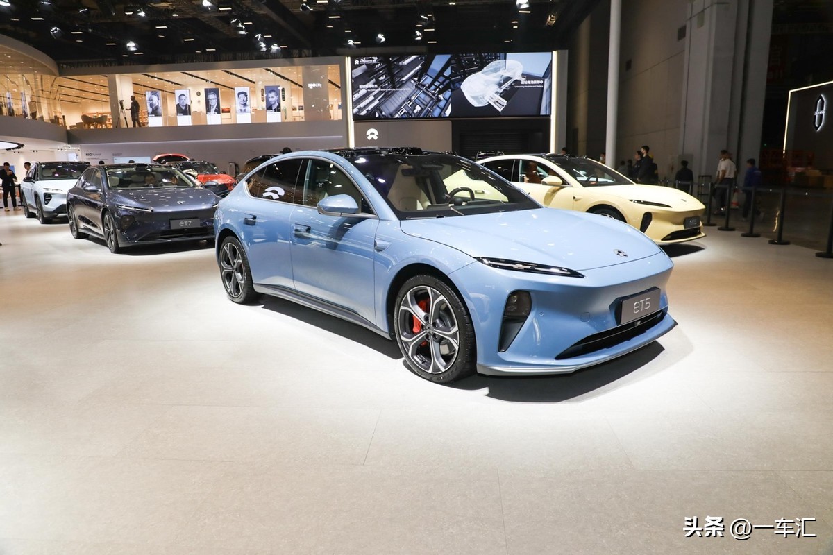岚图追光vs蔚来et5旅行版,蔚来et5旅行版蔚来et6