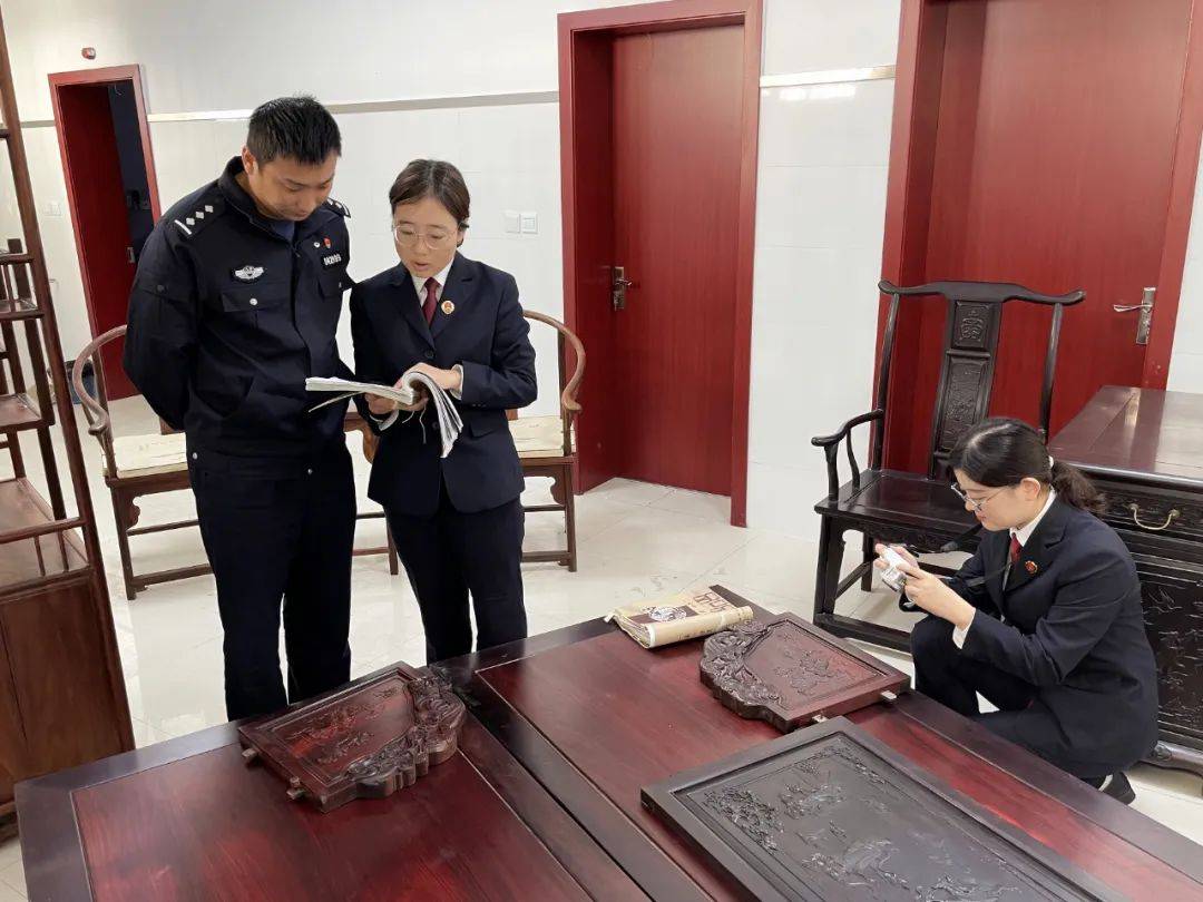 用这种模式吸金的“红木王国”注定崩塌｜今晚九点半