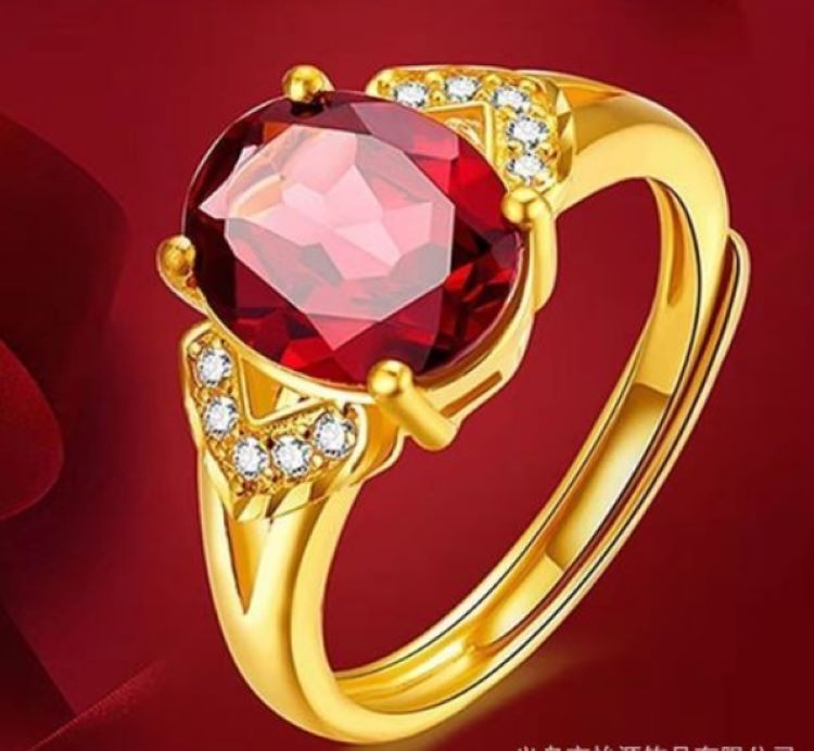 黄金戒指戴久变形怎么办,黄金戒指变形了怎么修复