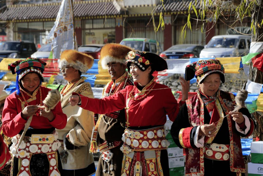 理县版MBTI来了，点击解锁小城性格→