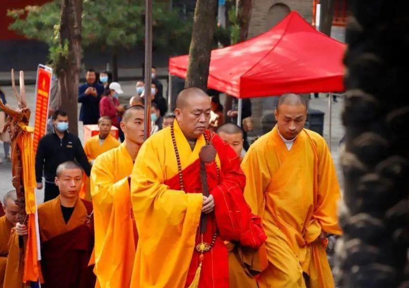 释永信方丈年薪,释永信700元工资