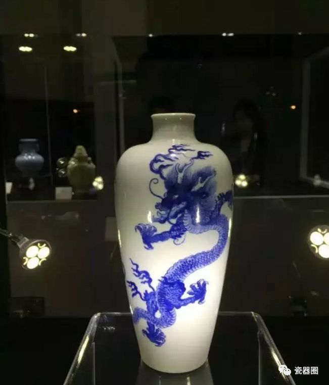 大清嘉庆香草龙纹官窑盘,清三代瓷器龙纹特征