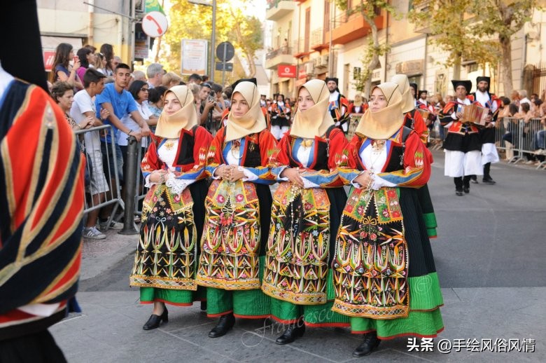 法国民族服装,法国和沙俄军服