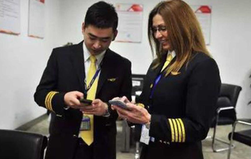 昆明航空的美国女机长金贝丽,美国飞行员金贝丽在中国的生活