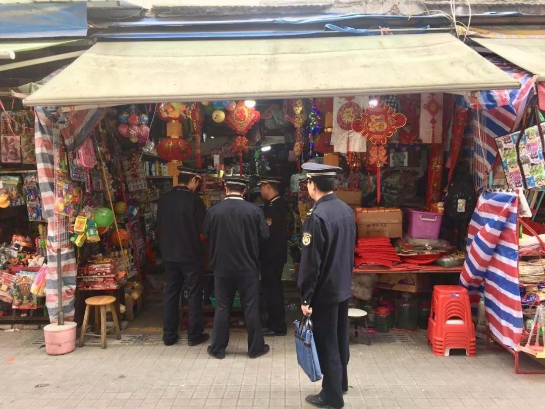 2017年商贩买了只怪鸟，卖150元都没人要，被抓才知是牢底坐穿鸟