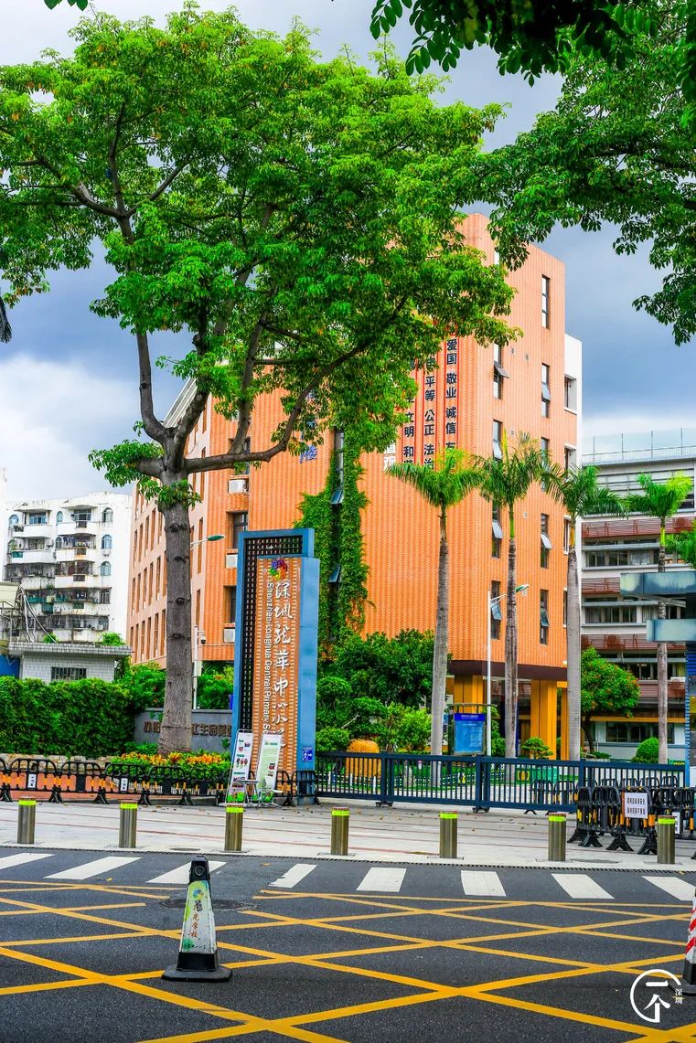 我在富士康干了24天能拿多少钱,暑假工富士康打工的真实生活