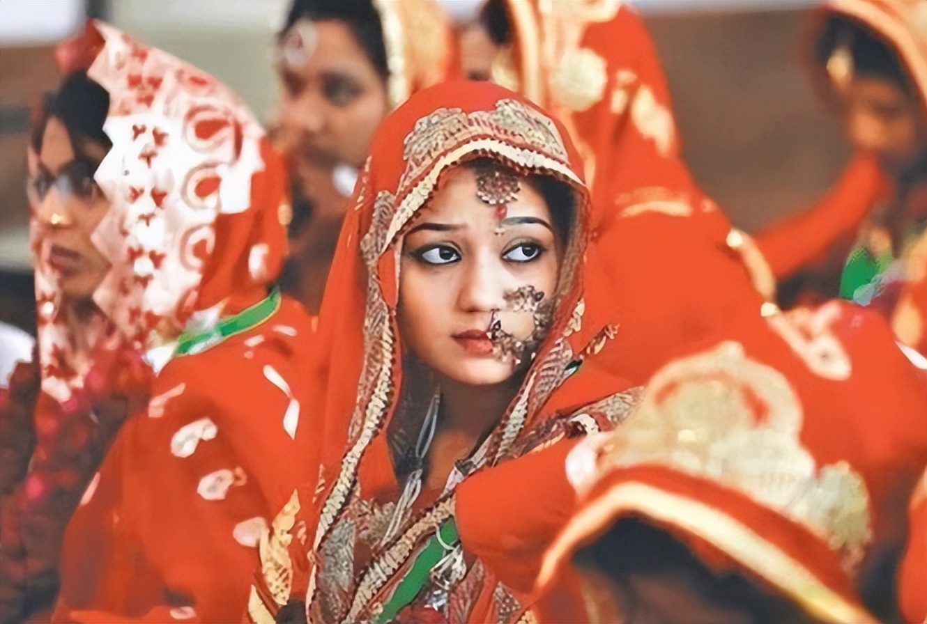 揭秘印度“圣女”真实生活：十几岁就沦为高级僧妓，结局孤独终老