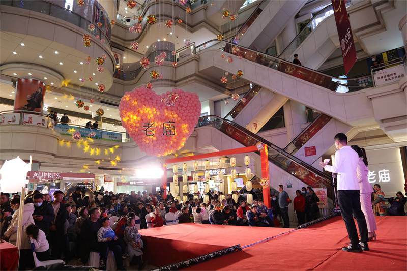 一路向前，携手同庆。阜阳商厦庆祝成立32周年举办跨年夜宴