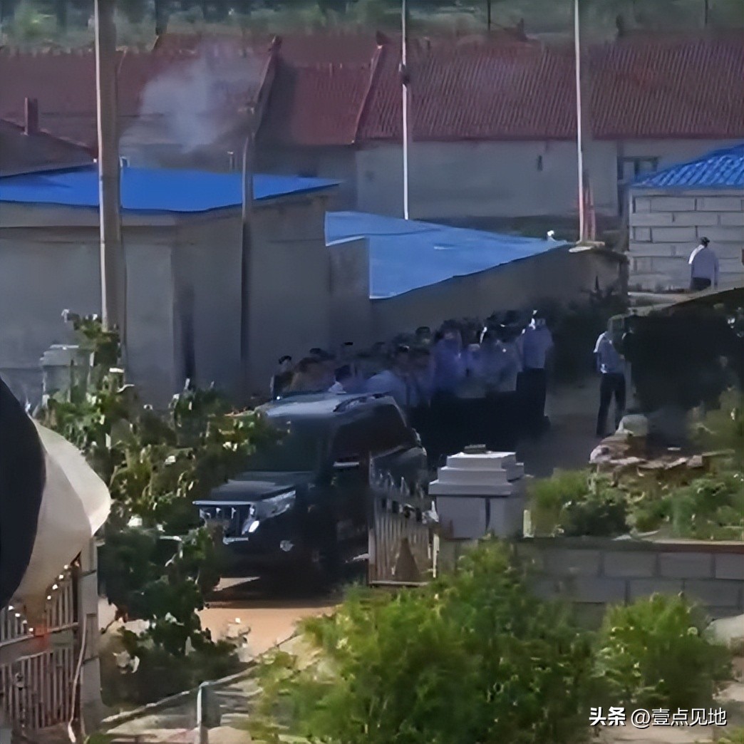 突发！弟弟将亲哥一家灭门，拍视频发群里：看到没，一个都没放过