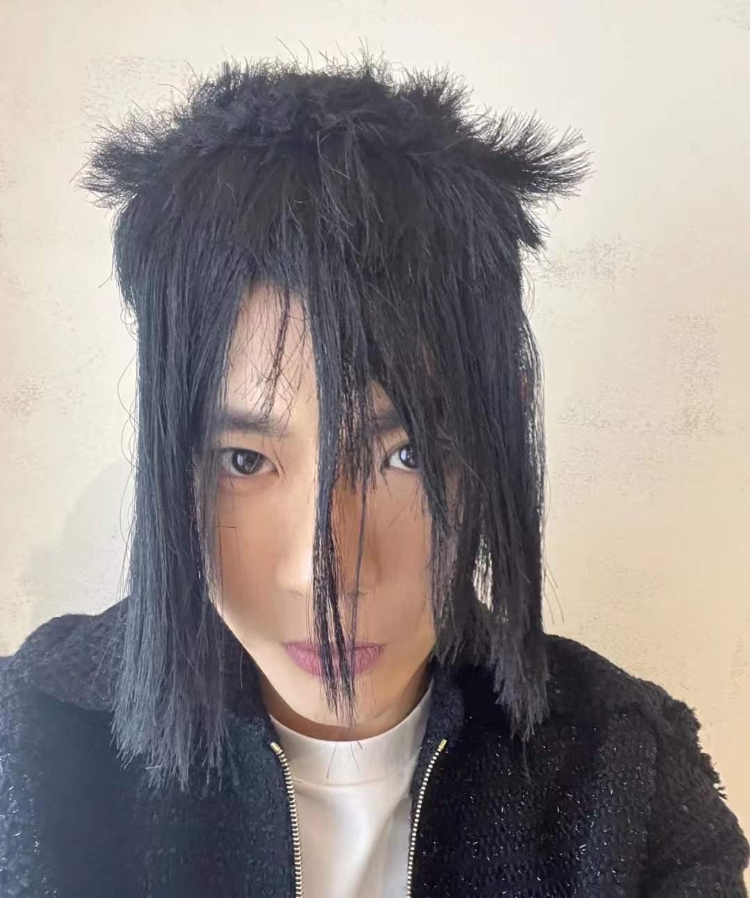 顶流卖丑大翻车！11万的透视裤、露奶衫，25万的飞机包，狗都不买